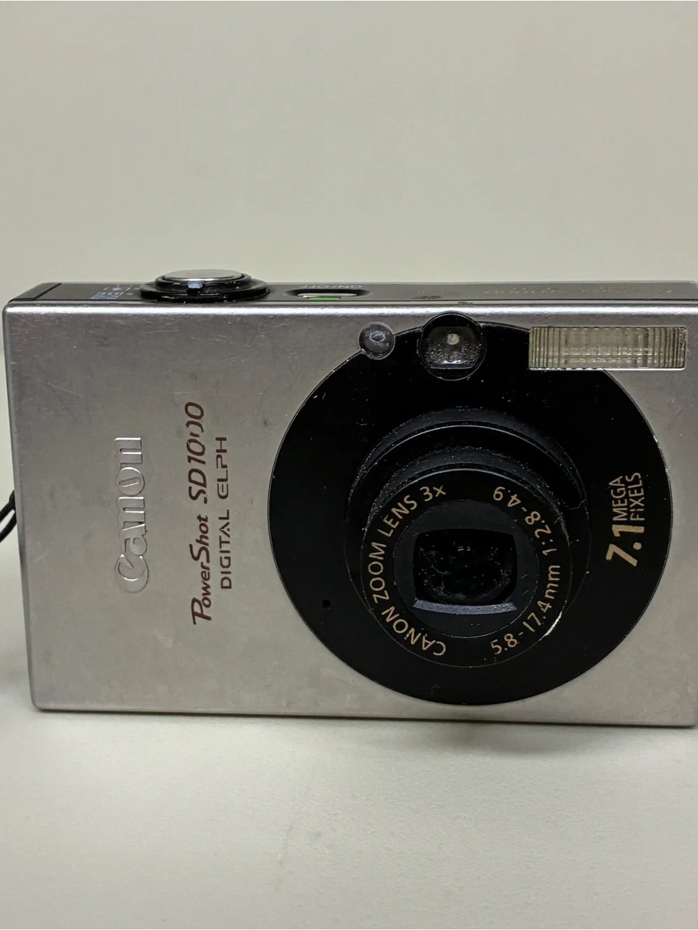 Canon PowerShot SD1000 Digital Elph 7.1MP Digital Camera Read Item Description